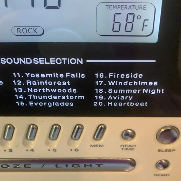 Sharper Image AM/FM Alarm Clock Sound Soother 20 for iPod/MP3 Players - Picture 11 of 13